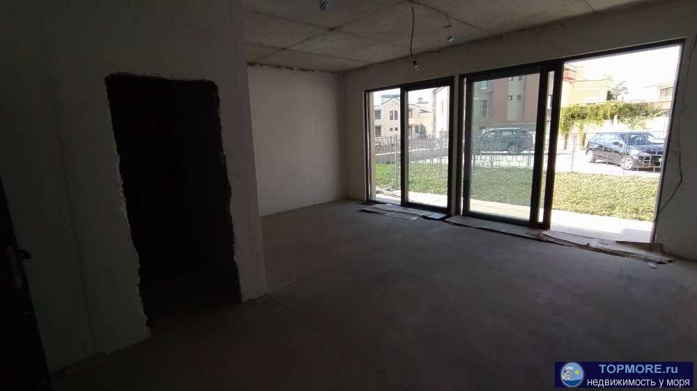 Резиденция находится в умиротворенном, экологически чистом районе, на берегу Черного моря. От уреза воды резиденцию... - 1