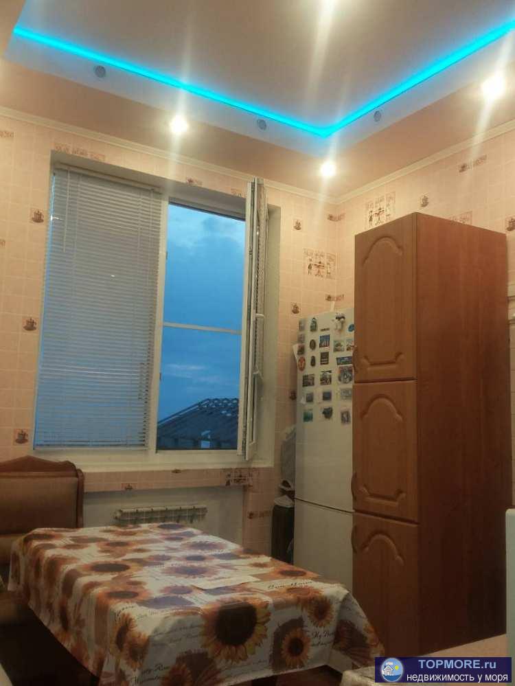 Продаю квартиру у моря, есть своя парковка, территория огорожена, охрана,  в квартире остается мебель и техника,... - 1