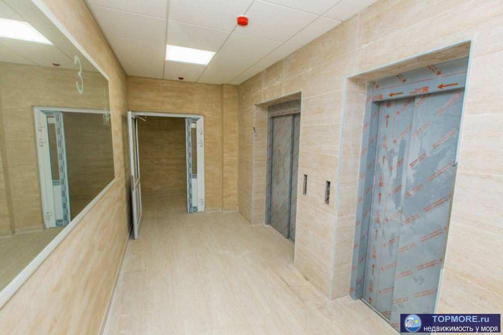 Продаю просторную квартиру в новом сданном доме. Газ , свет, вода подключены. Шикарный вид из окон на парк . Квартира... - 1