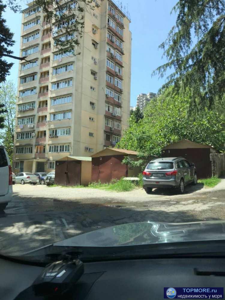 Продаю 2-комн. квартиру на 2 этаже 12 этажного дома. В квартире две изолированные комнаты, кухня, прихожая, лоджия,...