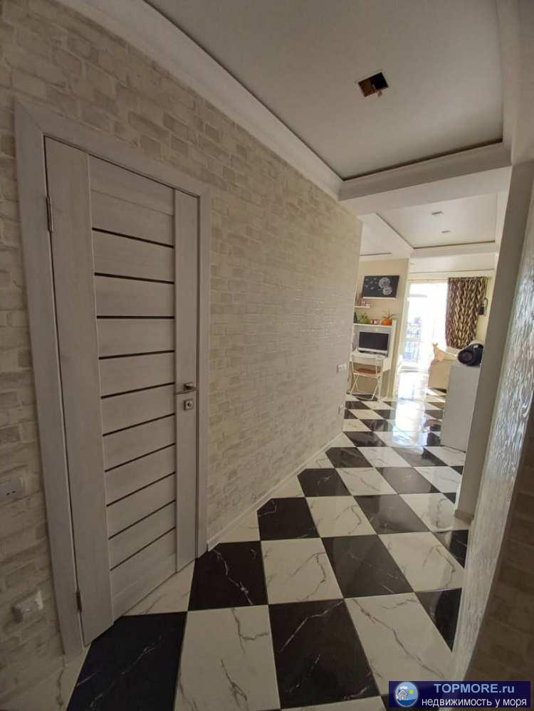 Продаётся замечательная квартира 36м на 8 этаже с шикарным видом на море. В квартире выполнен новый дорогой ремонт,... - 1