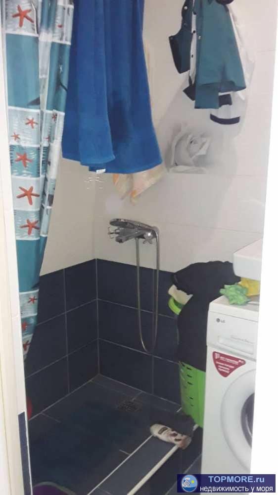 Продам квартиру общей площади 33 кв м на 3 этаже трехэтажного дома с ремонтом.распланирована в спальню и...