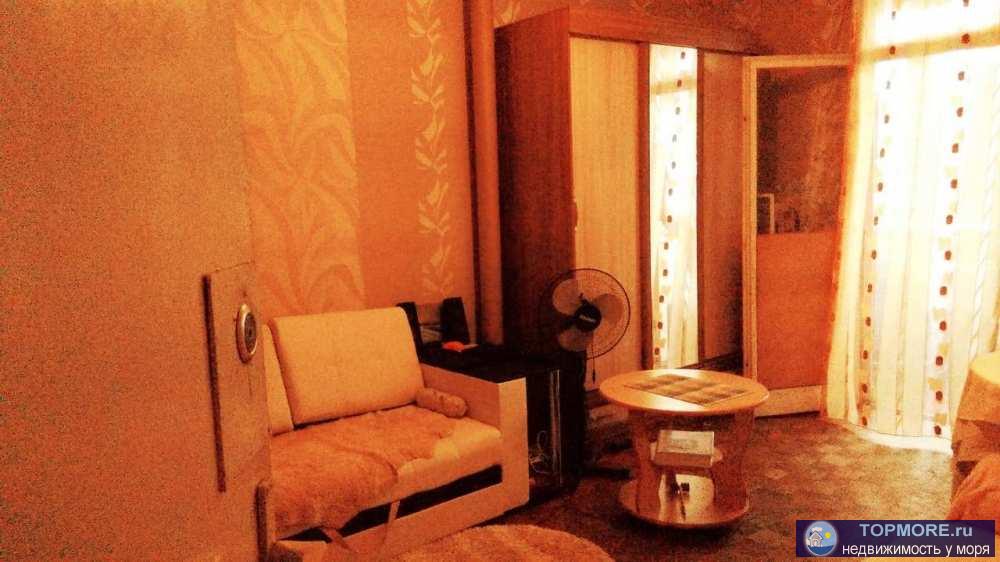 В продаже просторная квартира в Сочи район Дагомыс с возможностью перепланировки в 2-комнатную.  Жилое состояние,...