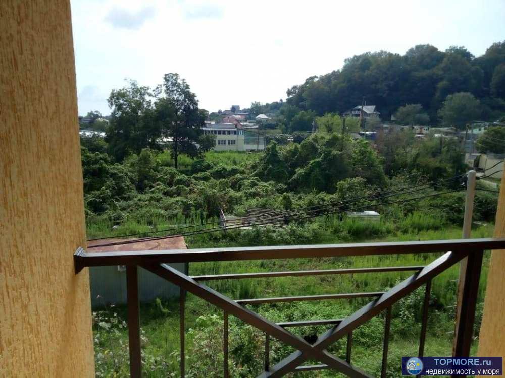  Квартиру можно сделать двухуровневую за счёт мансарды. Все соседи так делают. 28м2+28м2=56м2 общая площадь. Жилая... - 2