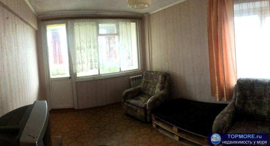 Квартра в старом фонде , Угловая квартира ( 3 окна ) . Все коммуникации центральные , газ. В шаговой доступности,... - 1