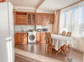 Продаю светлую и просторную квартиру в клубном доме в микро районе...