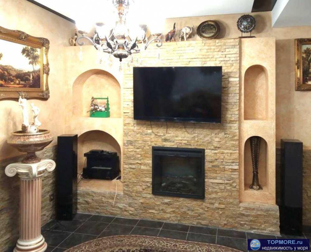 Продаётся шикарная квартира с дизайнерским ремонтом на берегу моря! Распланирована в две...