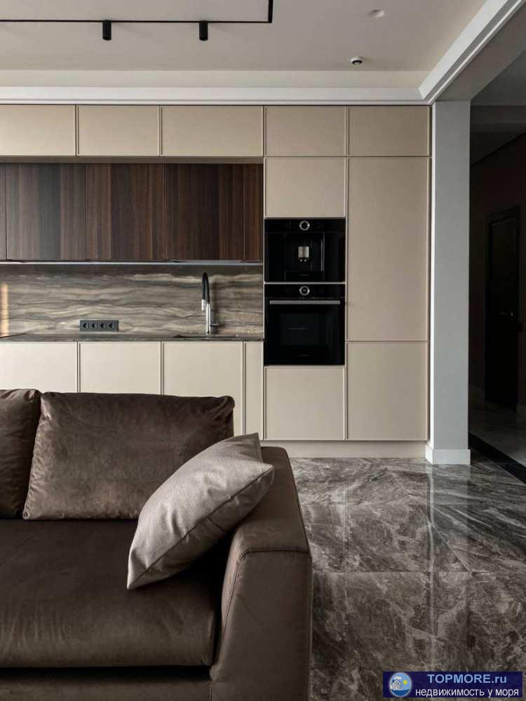 В продаже шикарная 3-х комнатная квартира с дорогим ремонтом (тёплые полы, домофон, мебель, техника) в центре города... - 2