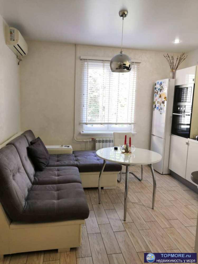 Продам квартиру с ремонтом. Техника и мебель остаётся. Новая сантехника.  - 1