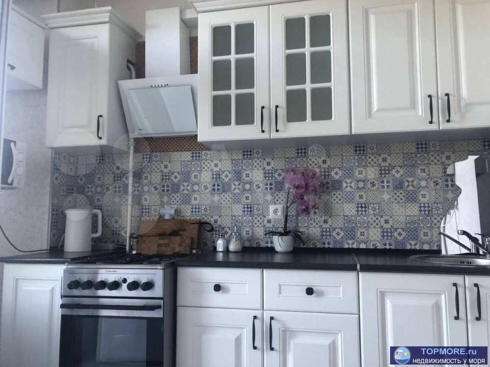 Продаю двухкомнатную квартиру в жк дельфин. Комнаты изолированные (две спальни), кухня с балконом, с прекрасным видом...