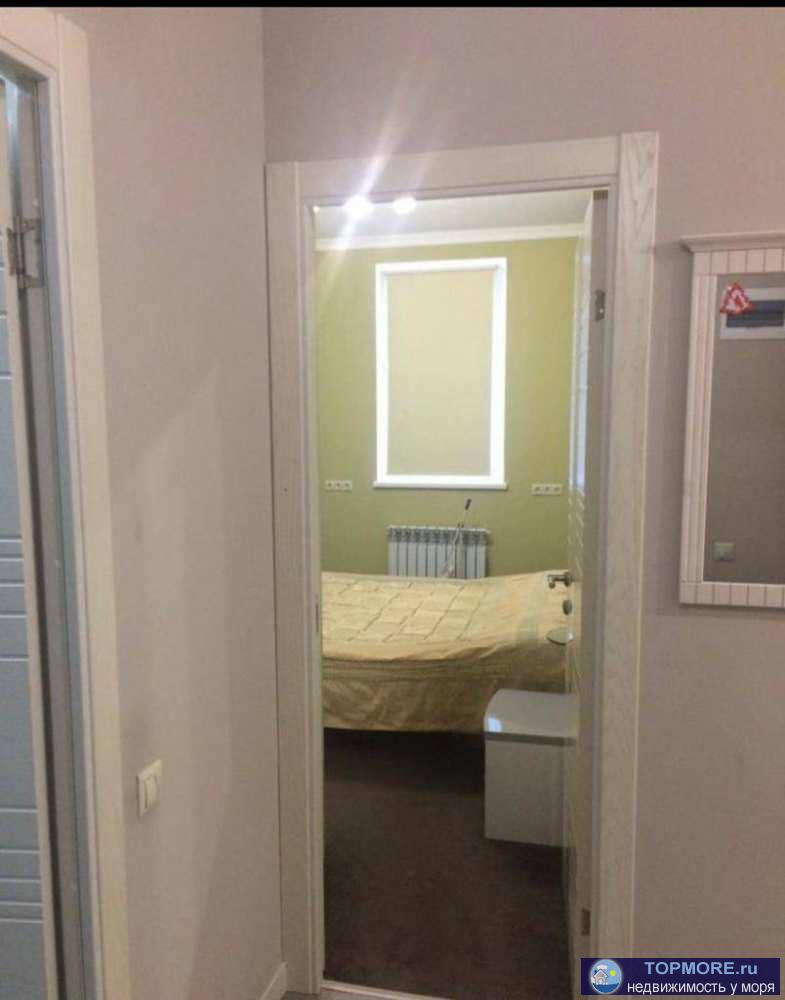 Шикарная квартира на берегу моря. Закрытый комплекс с бассейном, тренажерным залом, детской площадкой, зоной барбекю....