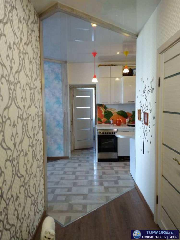 Просторная 3х комнатная квартира с хорошим ремонтом, видом на море и Мамайский лесопарк. Все  3 комнаты раздельные и...