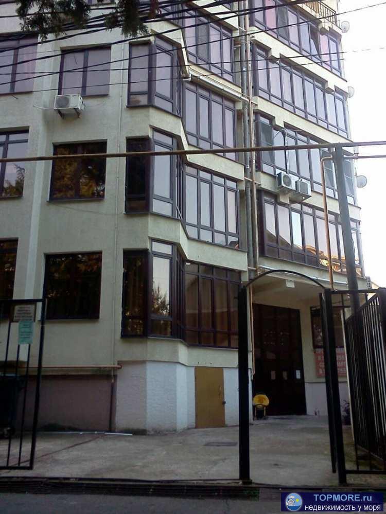 Продается отличная квартира в 50 метрах от моря. Рядом находится санаторий Знание. Квартира спланирована в две... - 1