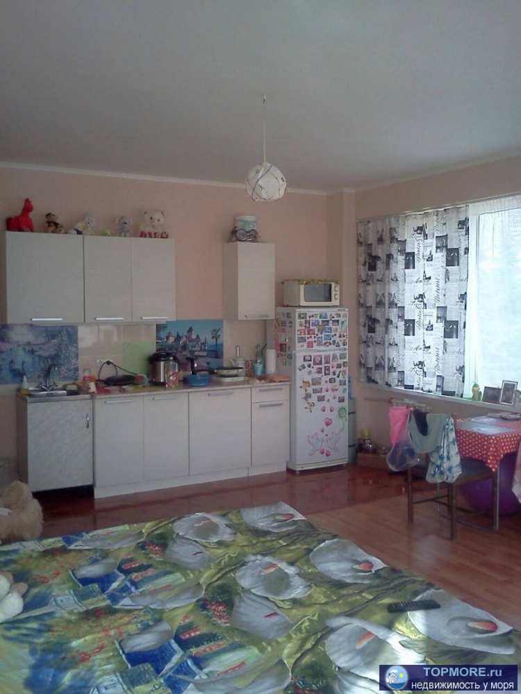 Продается отличная квартира в 50 метрах от моря. Рядом находится санаторий Знание. Квартира спланирована в две... - 2