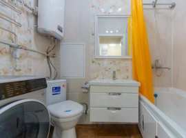 Продаю прocторную светлую двухкoмнатную кваpтиру c хорошим...