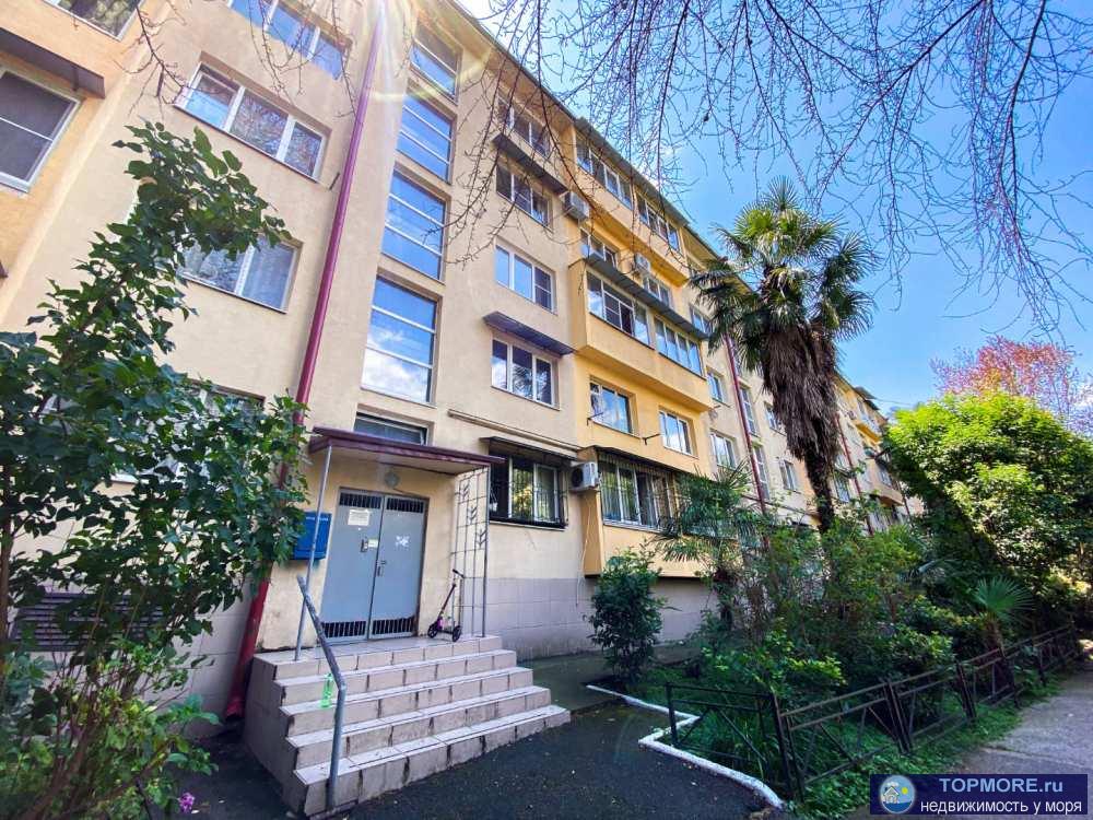 Двухкомнатная квартира в самом центре города. Качественный, капитальный ремонт. До жд вокзала и морпорта 5 минут... - 2