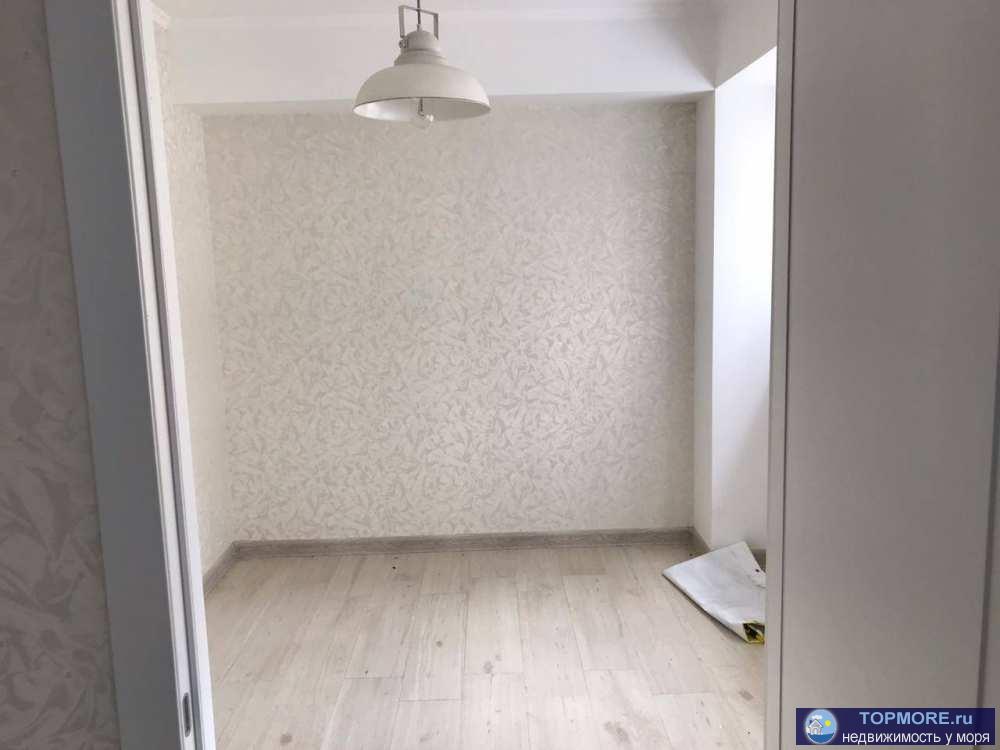 Квартира в пешей доступности от моря. Ровное место. Хороший дом с лифтом. 