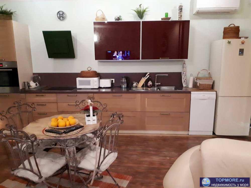 Стильная и современная квартира в одном из самых известных жилых комплексов Сочи - Парке Горького, так любимого...