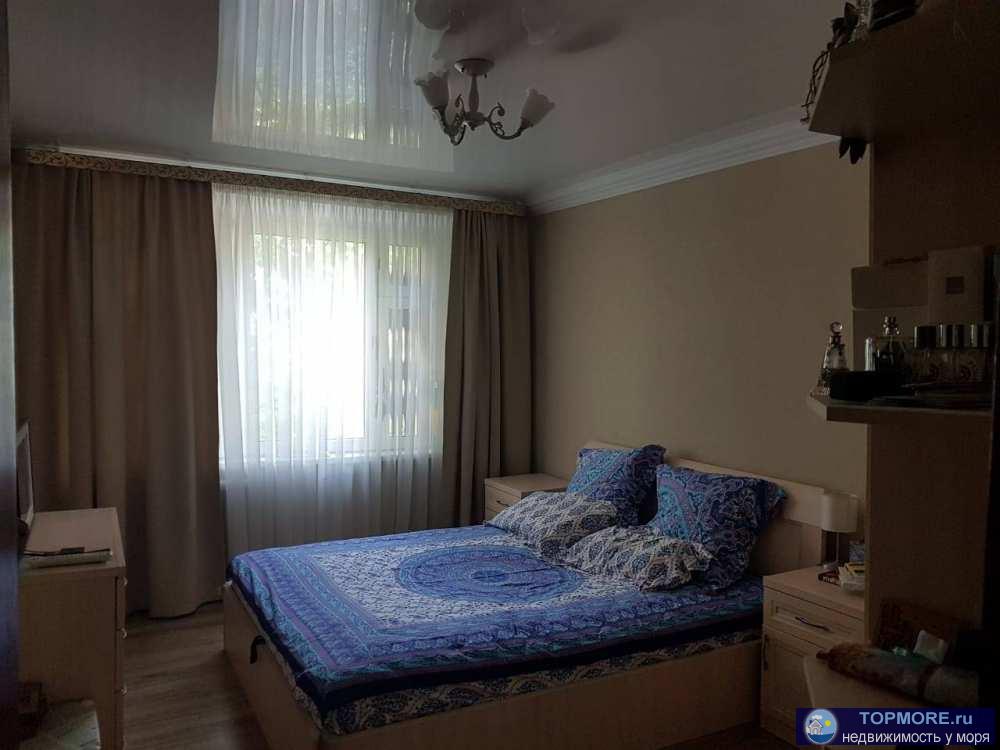 Продается просторная  трех комнатная квартира в Дагомысе . Три отдельные комнаты, окна выходят на разные стороны....
