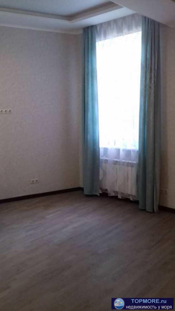 Продается 2-комнатная квартира в Панинском доме. Спальня, гостинная-студия (два окна). Ремонт сделан качественный....