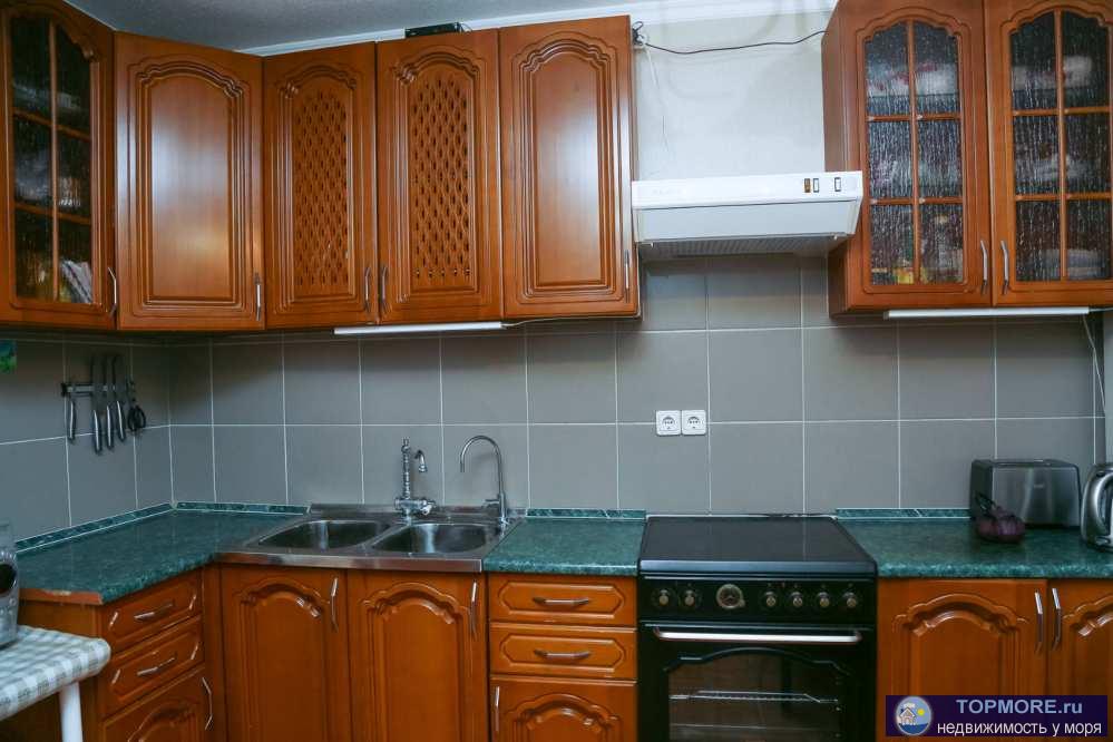 Продается большая, двухуровневая квартира на 17-18 этаже с видом на море и город . На 1-уровне: 2 с/у, спальня, зал... - 1