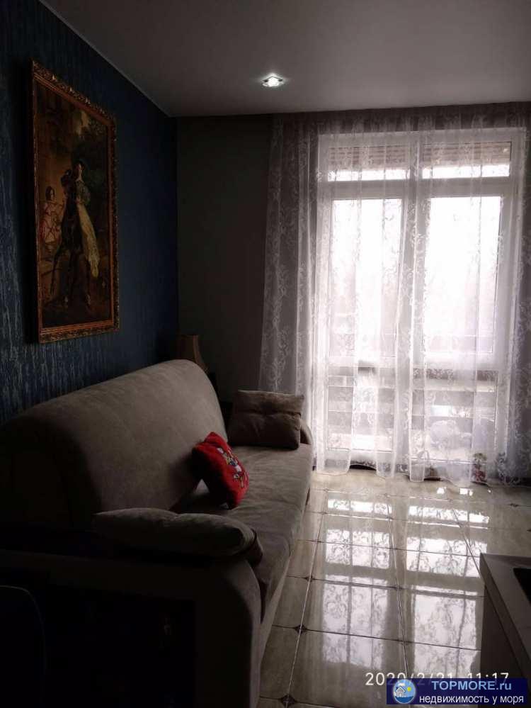 Продается студия 23 кв.м.  на третьем этаже трехэтажного блочного дома. Современный ремонт пастельных тонов. Отличная... - 2