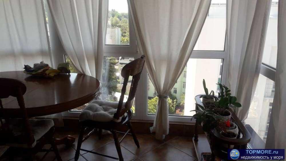 Продается трехкомнатная квартира на Бытхе, с новым, современным ремонтом.Спланирована в две спальни и кухню-гостиную....