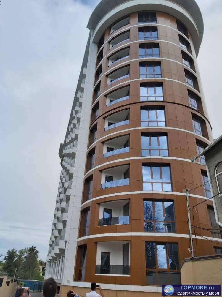 Продам 1-комнатную квартиру-студию 37.6 кв.м. в апартотеле в 320 метрах от моря, витражное остекление, панорамный вид...