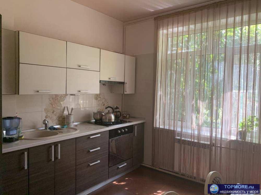 Продается 3-комнатная квартира 70 кв.м. в очень тихом, уютном месте.  Выполнен качественный ремонт. Высота потолков 3... - 2