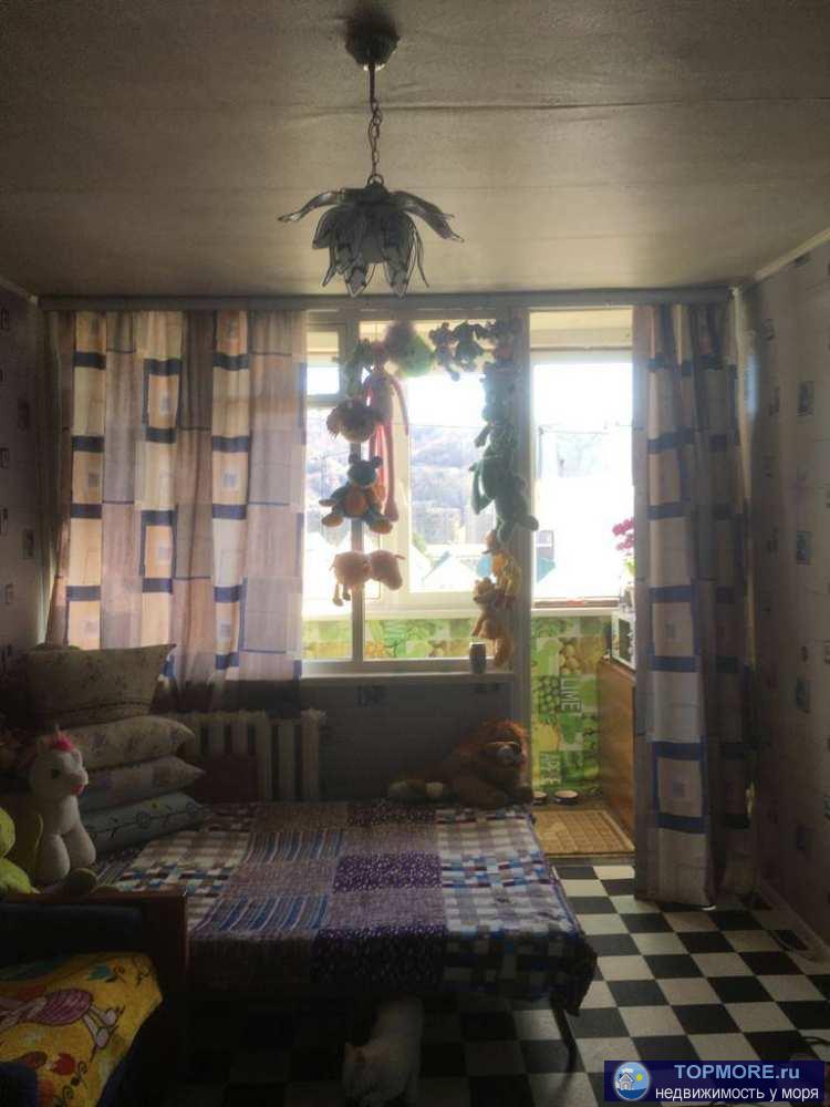 В г. Сочи по центральной улице рпгт Лазаревское на пятом этаже пятиэтажного дома продается квартира. Развитая...