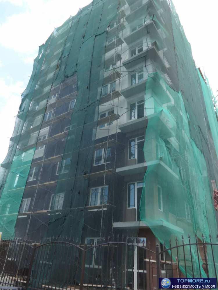 Продается светлая квартира-студия в 9-этажном жилом комплексе бизнес-класса, расположенного на набережной реки Псахе. - 1