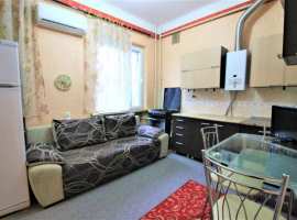 Квартира Грибоедова 7. Площадь 40 метров квадратных, второй этаж...