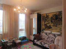 Продаю двухкомнатую квартиру в центре города. Две спальни.Светлая...