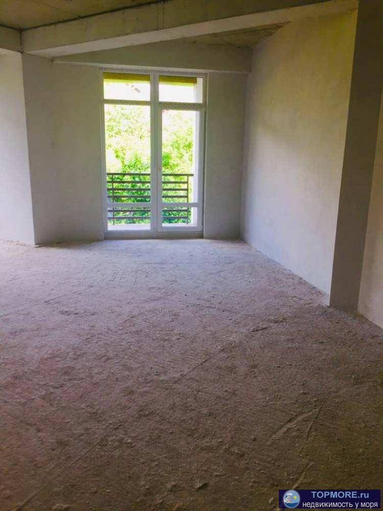 Срочно продается квартира!Дом находится на закрытой охраняемой территории. На цокольном этаже размещается крытый... - 2