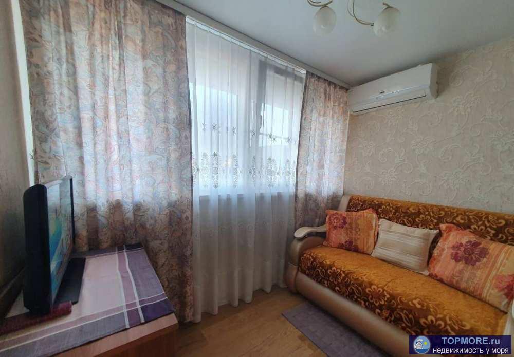 Квартира с ремонтом. Расположена на 2-м этаже. Угловая, жилая лоджия, после капитального ремонта, заменены -... - 1