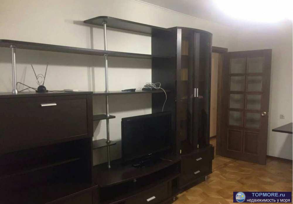 Светлая ,уютная 3-ех комнатная квартира на 2 этаже 5-этажного жилого дома .дом тёплый кирпич-монолит .Из окон... - 2