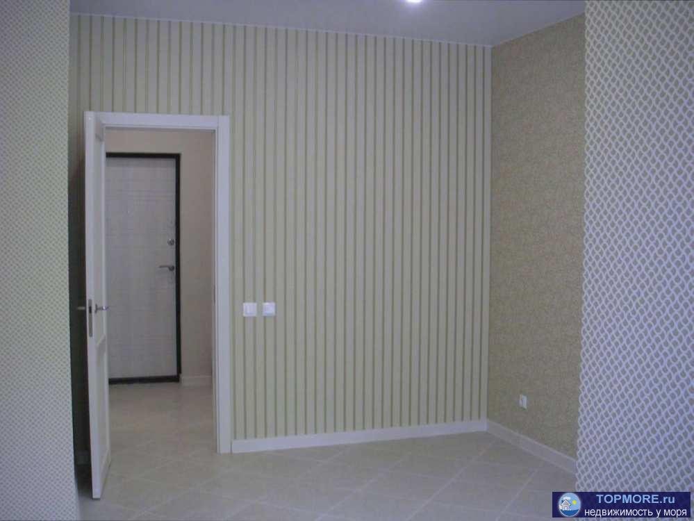 Продаю 1-комнатную квартиру на Фабрициуса.В квартире сделан свежий ремонт: дорогие обои, натяжной потолок, теплый... - 1