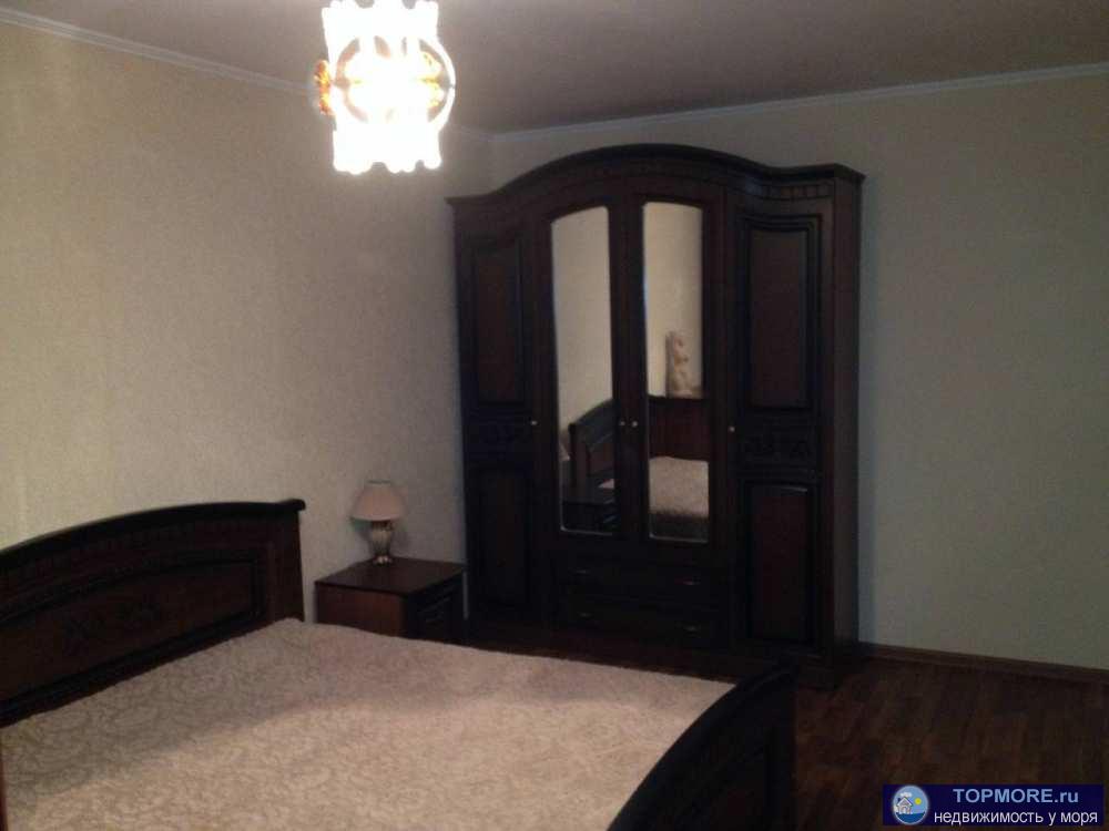 квартира в центре сочи .3 комнаты с ремонтом . средний этаж . - 1