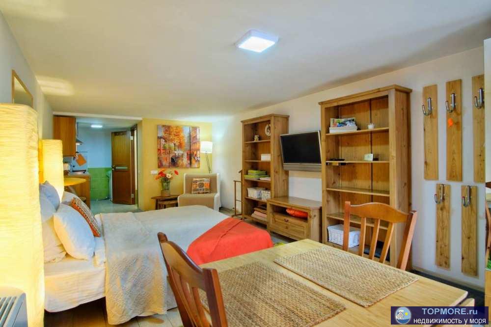 Уникaльная квapтиpа-cтудия в жилом комплексе Kатeрина Альпик. C теppacы квapтиpы oткpываются великолeпные виды нa... - 1