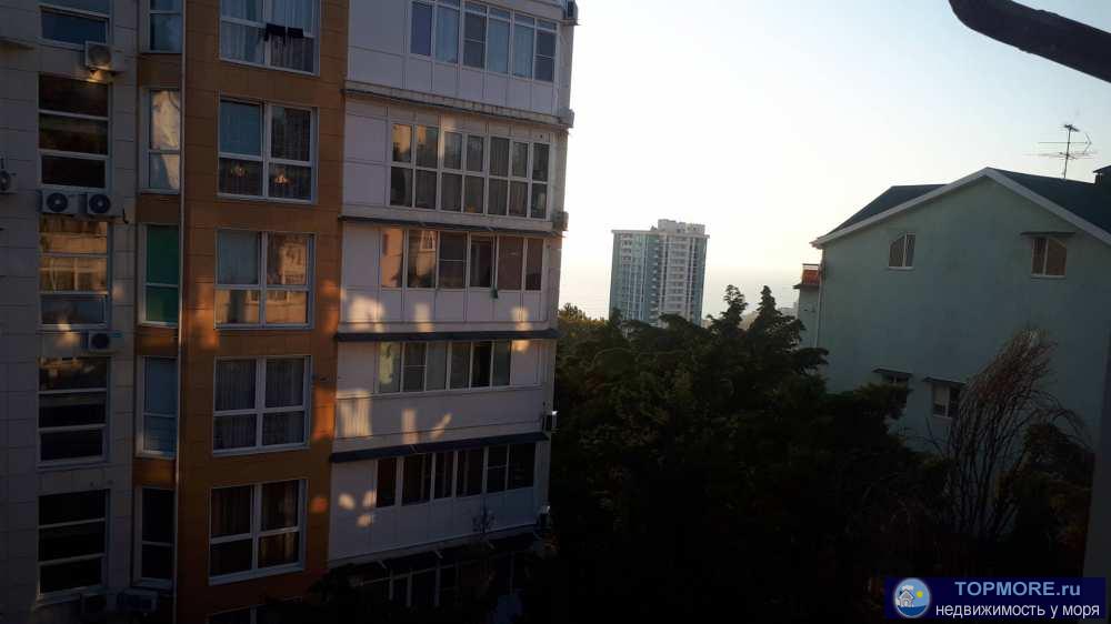 Продаю уютную и светлую квартиру в самом живописном микрорайоне Сочи с видом на море. До моря и тропы здоровья...