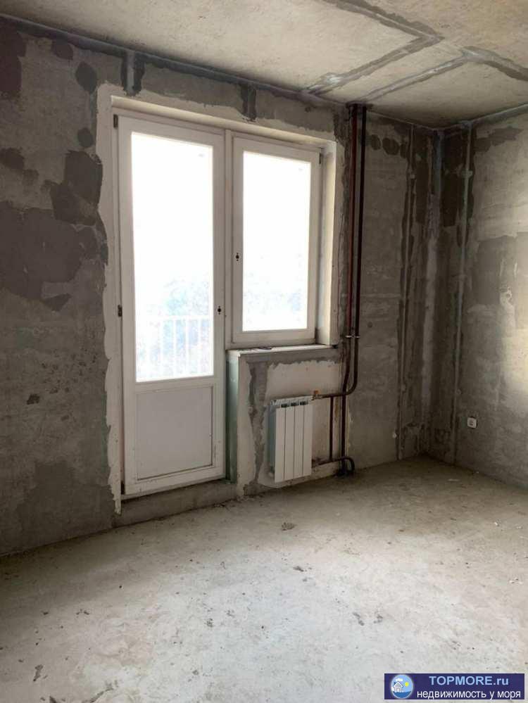 Продам трехкомнатную квартиру общей площади 100 кв м с потолками 4.0 , балконом на 20 этаже 20-тиэтажного дома без...