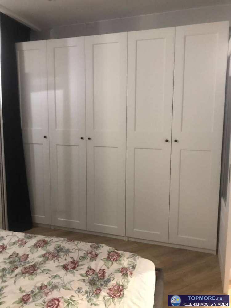 продаю 1 комн. кв. площ. 43 кв.м. на 3 эт. 3 этажного дома . Газ,вода , центральные , газовый котел , вид а море 5... - 2