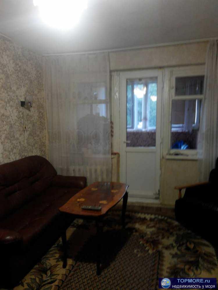 2-комн.квартира, жилое состояние, требует ремонта, ул. Конституции, вид во двор, напротив парковая полоса, 2-й этаж,...