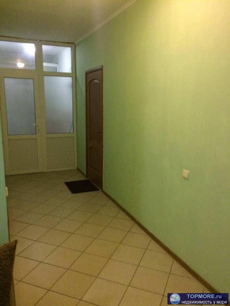 Лот № 108472. Продается просторная, 3-комнатная квартира на 4 этаже в центре Лазаревского в 1 км. от моря. Площадь -... - 2