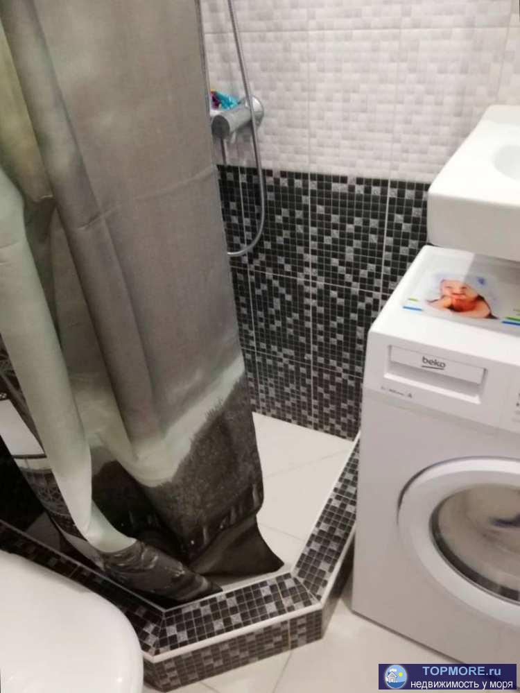 Армавирская 113 В, дом после реконструкции, 3 этаж, вид на дорогу и на зелень, площадь 14 метров квадратных,...