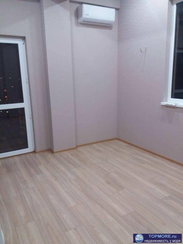 Продаю полноценную  однокомнатную квартиру в жк Барселона 4, С новым качественным ремонтом,без мебели.Санузел под...