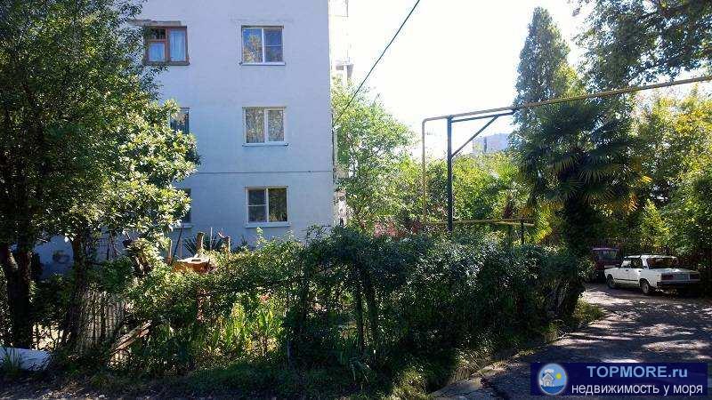 Продажа / Квартиры, Сочи, А-147, 5 400 000 р. 2х комнатная квартира на Искре, площадью 52 метра квадратных. Третий этаж из пяти, кухня 10 кв.м. Отремонтированный...