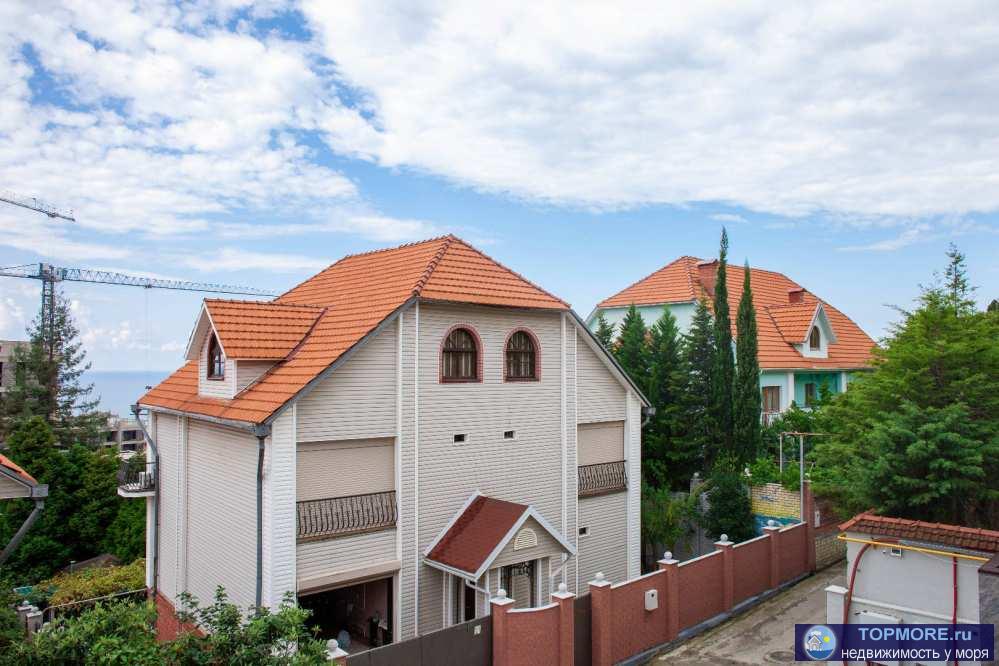 Продаётся просторная светлая квартира с видом на море. Такие на рынке недвижимости Сочи появляются не часто.Дом... - 2