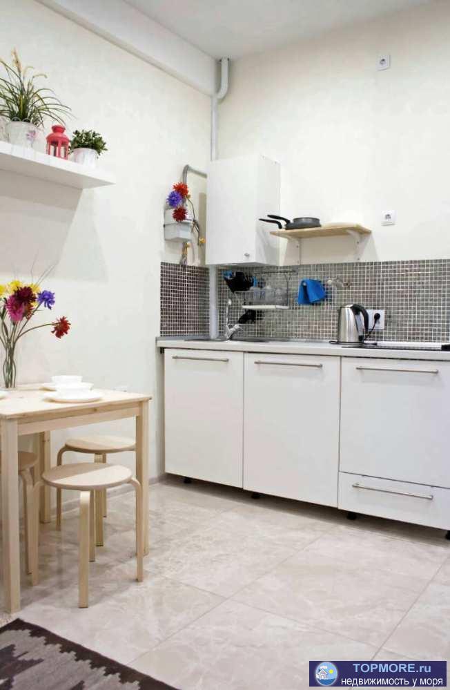 Продаю квартиру с ремонтом.До моря 300 метров.Новый дом 2014 года.Ремонт, мебель.  - 2