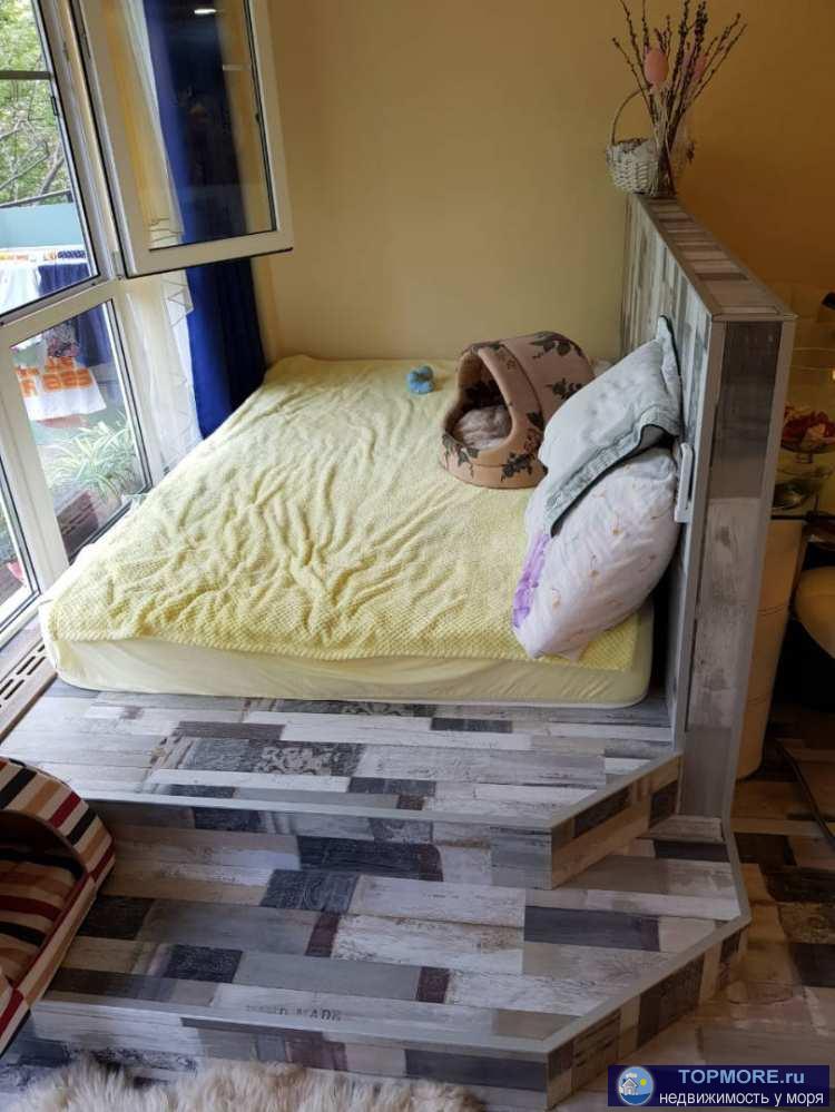 Продаю квартиру-студию. В квартире выполнен качественный ремонт, есть вся необходимая мебель и техника. Просторный... - 2